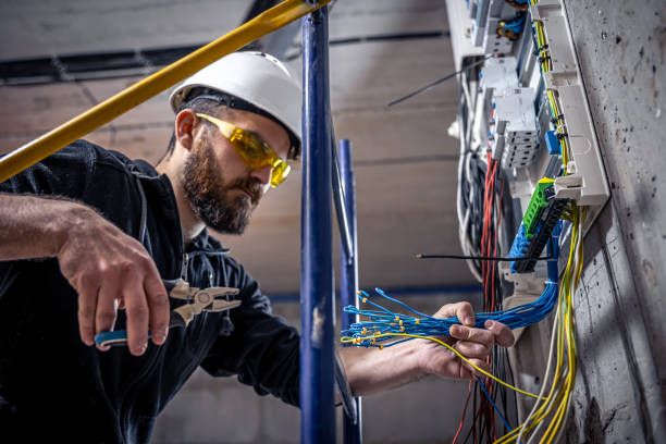 Best Electrical Contractors for Businesses  in Leesburg, FL